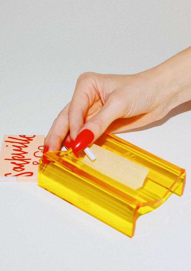 Yellow Jelly Rolling Stand